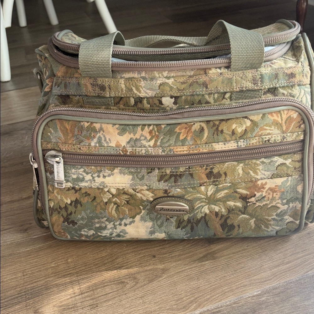 Vintage tapestry Weekend Bag Pathfinder